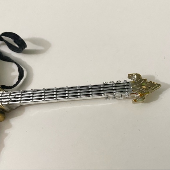 Bratz Really Rock Yasmin Pop Princess Doll Guitar Musical Instrument Accessory - Picture 11 of 11